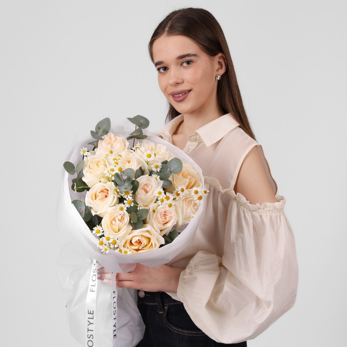 pionovidnye rozy s romashkoj 5